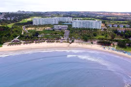 Hotels vie for share of tourism pie