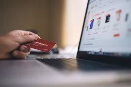 Cross-border e-commerce benefits Vietnamese SMEs