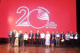 The GGN recognises contributions of scientists who laid the foundation for the GGN’s formation at the ceremony. (Photo: VNA)
