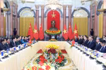 President holds talks with top Chinese leader