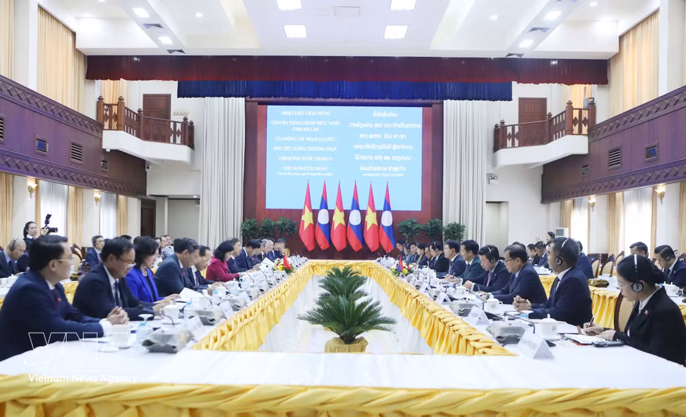 vnanet-pham-gia-tuc-talks-laos.jpg