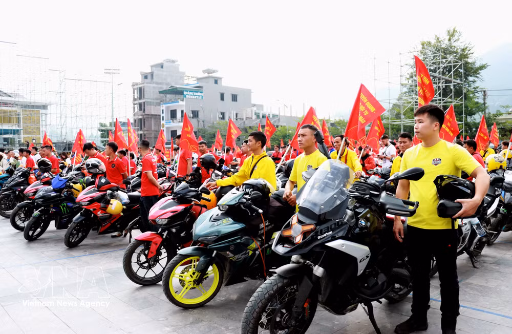 vnanet_potal-tuyen-quang-phat-dong-quang-ba-du-lich-trai-nghiem-an-toan-bang-xe-mo-to-xe-may-9102684.jpg