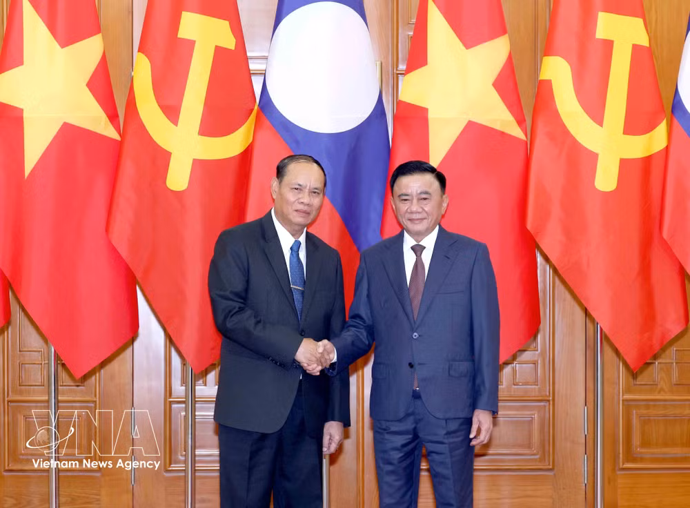 vnanet_potal-thuong-truc-ban-bi-thu-tran-cam-tu-chu-tri-le-don-thuong-truc-ban-bi-thu-lao-9089037-1.jpg