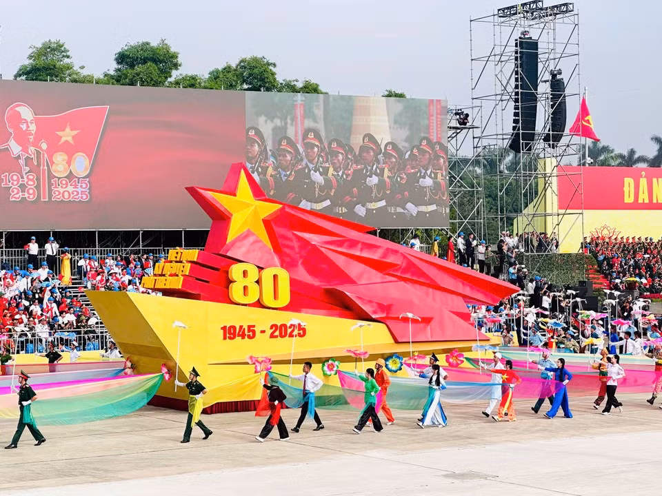 The country is marching into a new era – that of the nation’s rise. (Photo: VietnamPlus)