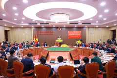 PM Pham Minh Chinh has a working session with leaders of Quang Ngai province on February 9. (Photo: VNA)