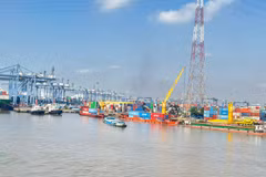 Vietnam ships some 119.5 billion USD worth of products to the US in 2024. (Photo: VietnamPlus)