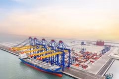 An overview of the Hateco Hai Phong International Container Terminal (HHIT) at the Lach Huyen deep-water port (Photo courtesy of the firm)