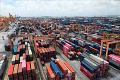 At Tan Vu port, the northern port city of Hai Phong (Photo: VNA)