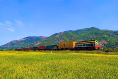 International rail links to reduce logistics costs, boost trade