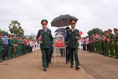 The fallen soldiers' remains are repartriated from Cambodia. (Photo: VNA)
