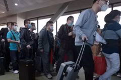 Tourists arrive at the Ninoy Aquino International Airport (NAIA) Terminal (Photo: cebudailynews)