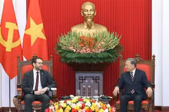 Party Chief To Lam receives British Ambassador to Vietnam