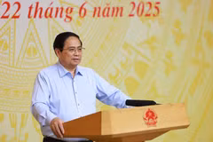 PM Pham Minh Chinh orders quick progress on feasibility studies and procedures for important infrastructure projects. (Photo: VNA)