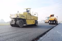 Transport minister: Day and night efforts to accelerate key infrastructure projects