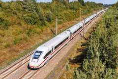 Vietnam is drawing on international practices to develop its North-South high-speed rail project. (Source: VNA)