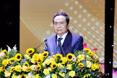 National Assembly President Tran Thanh Man speaks at the ceremony marking the 150th birth anniversary of Huynh Thuc Khang in Da Nang on October 1. (Photo: VNA)