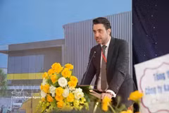 Bertrand Juvigny, Managing Director of DHL Supply Chain Vietnam, speaks at the event. (Photo: VNA)
