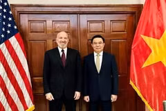 Minister of Industry and Trade Le Manh Hung (right) and US Secretary of Commerce Howard Lutnick (Photo: Department of Foreign Market Development under Vietnam's Ministry of Industry and Trade)