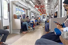 Indonesian middle class shrink for five straight years