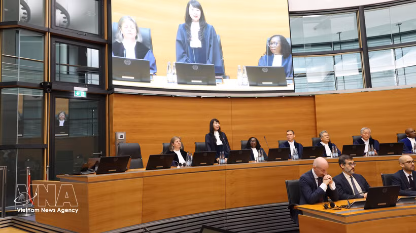Vietnamese Judge Nguyen Thi Lan Anh sworn in at ITLOS in Hamburg. (Photo: VNA) 