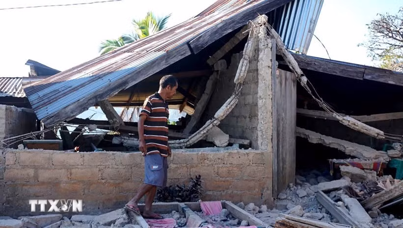 A house damaged by an earthquake on Indonesia’s Flores Island on August 15, 2026. (Photo: Xinhua/ VNA)