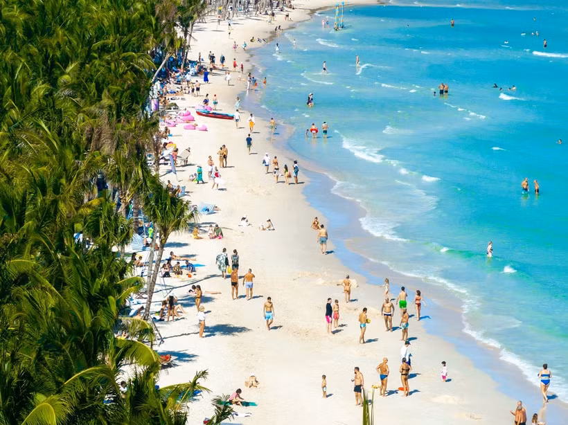 AirAsia highlights Kem Beach as a family-friendly destination, where children can play on the sand while parents enjoy a little more time relaxing by the sea. (Photo: VNA) 