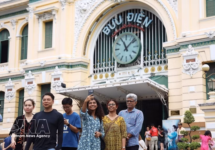 Ho Chi Minh City Central Post Office remains a popular attraction for domestic and international tourists. (Photo: VNA) 