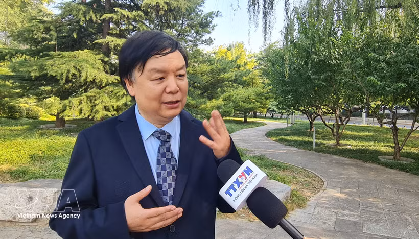Professor Mi Liang, Director of the Centre for Southeast Asian Studies at Beijing Foreign Studies University, grants an interview to the Vietnam News Agency. (Photo: VNA)