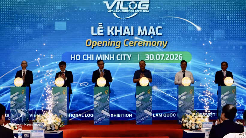 Delegates perform the opening ceremony for VILOG 2026. (Photo: VNA)