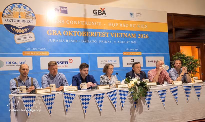 Members of the organising committee announce information about the GBA Oktoberfest Vietnam 2026 cultural exchange festival. (Photo: VNA) 