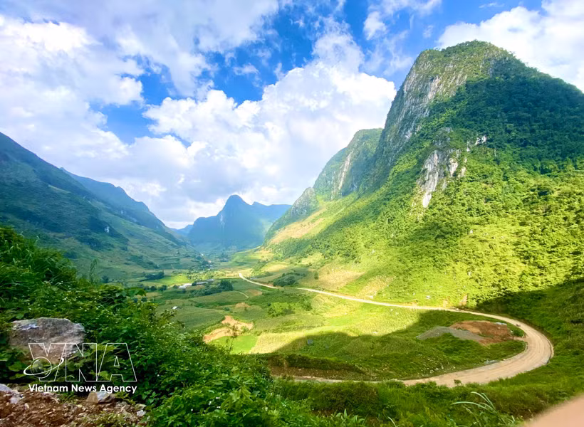 Xuan Truong Valley is located within the Non Nuoc Cao Bang UNESCO Global Geopark in Cao Bang province. (Photo: VNA) 