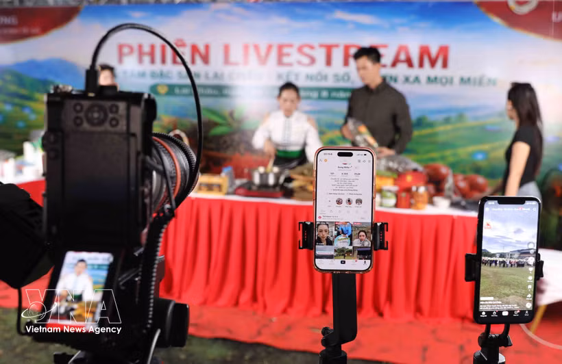 A livestream introducing Lai Chau province’s signature agricultural products at the opening ceremony of the “Elevating Lai Chau’s Specialties” e-commerce event series held in conjunction with the 2026 National Day celebrations. (Photo: VNA) 