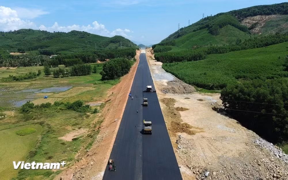 vnp-tham-nhua-cao-tocjpgavif.jpg