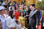 State President Luong Cuong meets with exemplary individuals featured in the Vietnam Television (VTV) programme "Viec tu te" (“Acts of Kindness”) on April 16. (Photo: VNA)