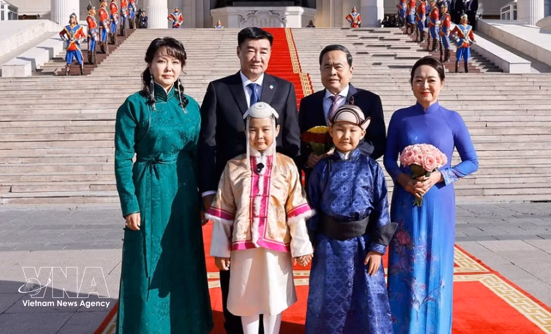 NA President Tran Thanh Man welcomed in Ulan Bator, holds talks with Mongolian counterpart