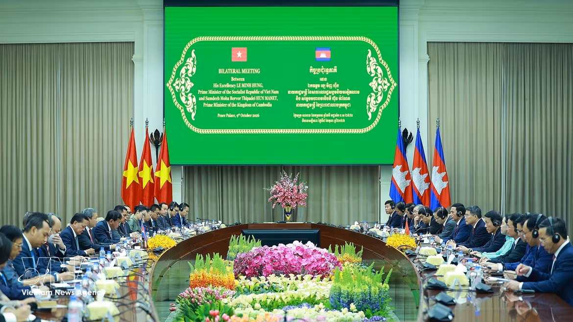 Vietnamese, Cambodian PMs hold talks in Phnom Penh