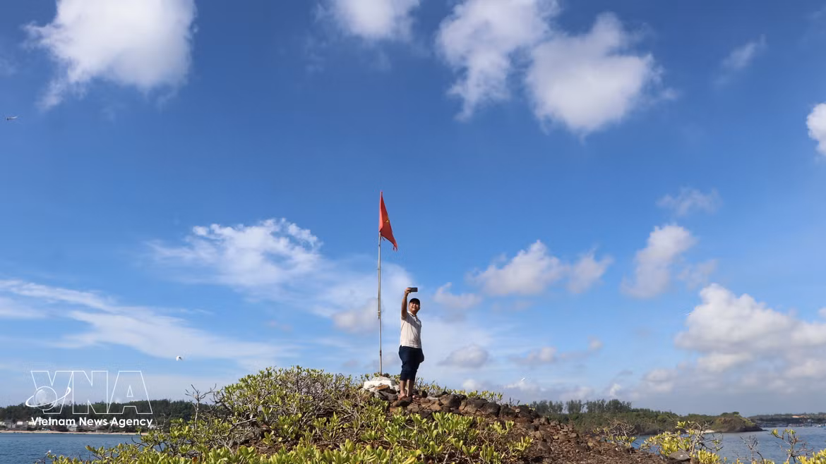 Hon Nhan island gains appeal as Quang Ngai’s new coastal escape