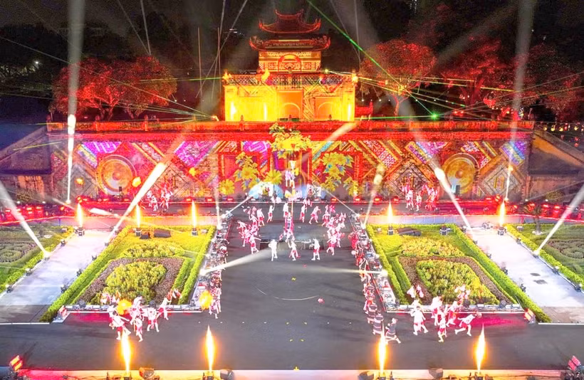 Hanoi is hosting numerous autumn events and festivals to attract visitors. In the photo: Scene from the 2025 Hanoi World Culture Festival at the Thang Long Imperial Citadel Heritage Centre. (Photo: hanoimoi.vn) 