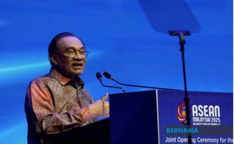 Malaysian Prime Minister Anwar Ibrahim speaks at the opening ceremony of the 43rd ASEAN Ministers on Energy Meeting (AMEM-43) (Bernama)