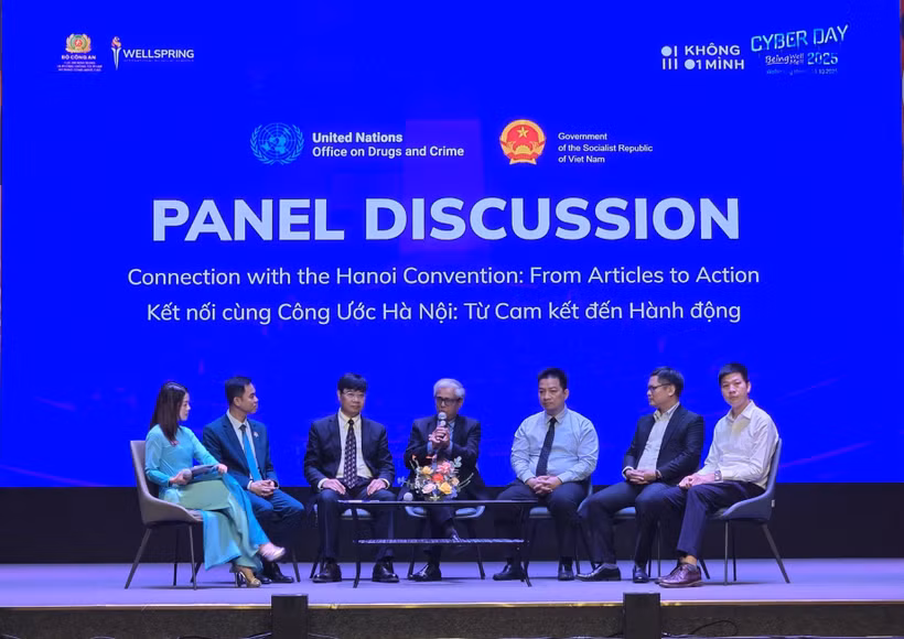 A panel discussion at the Cyber Day 2025 – Being Well – Being Me in Hanoi on October 11. (Photo: VNA)