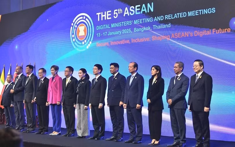 Participants at the 5th ASEAN Digital Ministers Meeting (ADGMIN) in Thailand. (Photo: VNA)