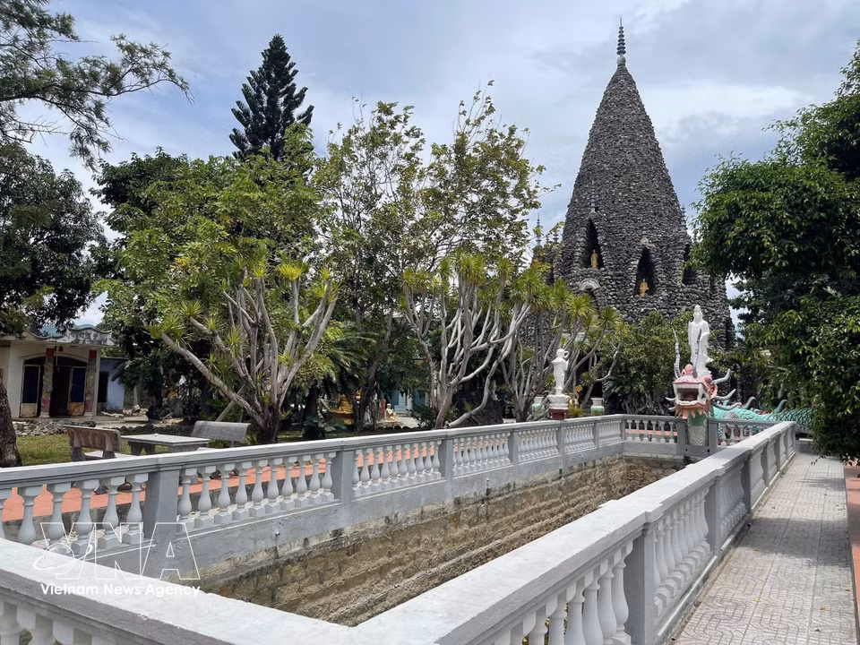 Bao Tich tower is built from coral, seashells and shell fragments. (Photo: VNA)