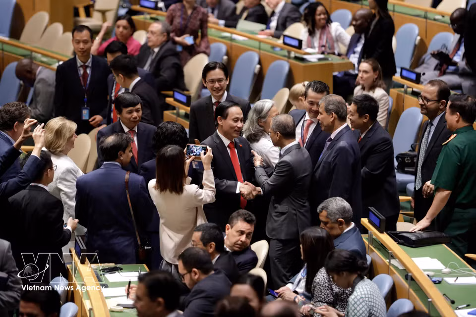 On the evening of June 7, 2019 (Vietnam time), the President of the United Nations General Assembly announced that Vietnam had been elected a non-permanent member of the UN Security Council for the 2020-2021 term. Vietnam received 192 of the 193 votes cast by UN member states. (Photo: Published by VNA)