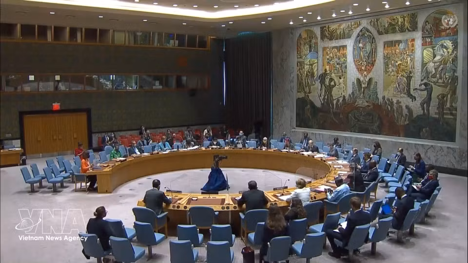 Vietnam took part in UN Security Council discussions on the protection of civilians in armed conflict, contributing to international efforts to promote peace and security. In the photo: A UN Security Council meeting in New York in July 2021. (Photo: Huu Thanh - VNA)