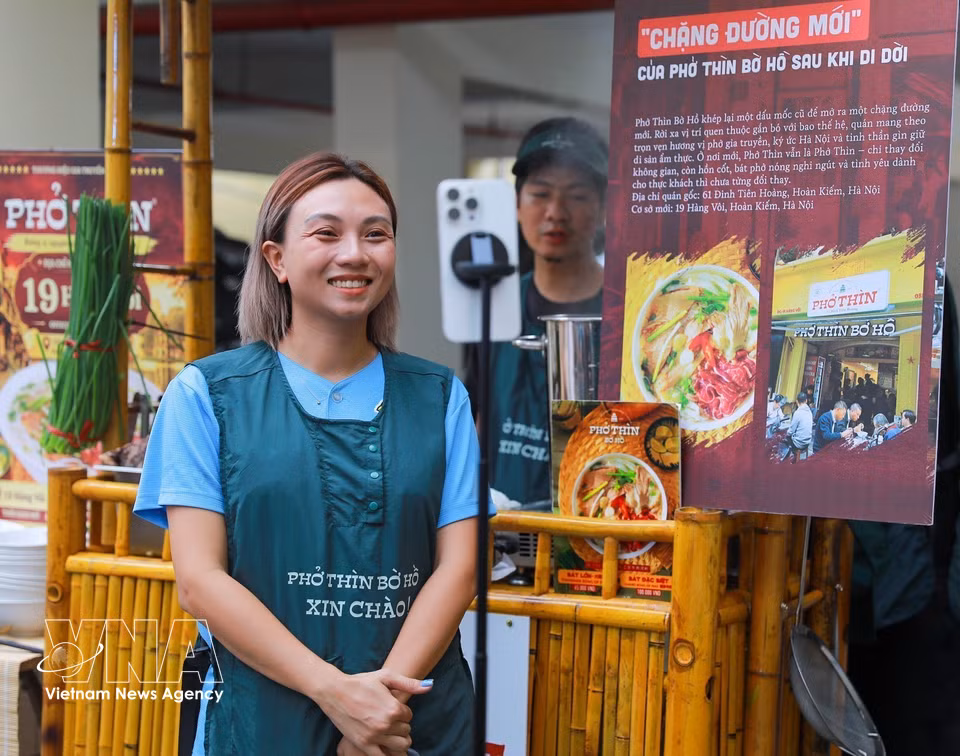 Promoting the Pho Thin Bo Ho brand across digital platforms. (Photo: VNA)