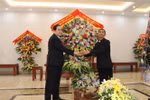 Front leader offers Christmas greetings to Phat Diem Diocese in Ninh Binh