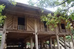Community tourism brings changes to mountainous area