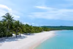 Kem Beach - the most beautiful beach of Phu Quoc Island with creamy sand and emerald colour seawater. (Photo: Sun Group)