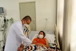 A patient with dengue fever being treated at Ba Ria hospital in Ba Ria-Vung Tau province. (Photo: VNA) 