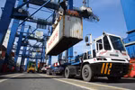 Laos posts record trade surplus of 1 billion USD in 2021